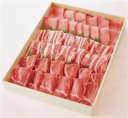 04F020群馬県産　完熟旨味豚　焼肉用盛り合わせ　700g