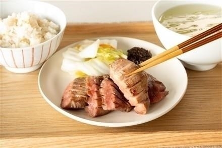 17A108仙台・陣中牛タン丸ごと一本塩麹熟成